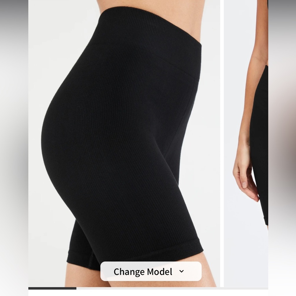 Fabletics high-waisted seamless ribbed short - size small, new with tags